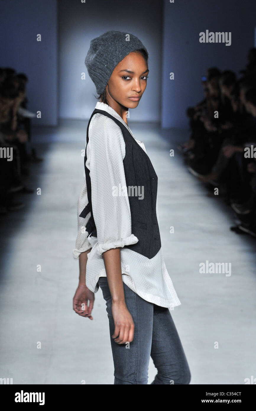 Jourdan Dunn London Fashion Week Autumn/Winter 2009 - Twenty8Twelve