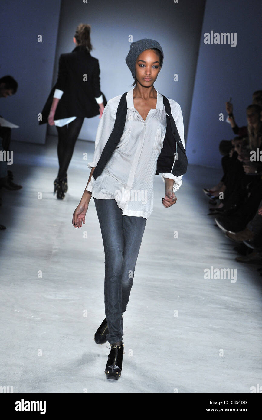 Jourdan Dunn London Fashion Week Autumn/Winter 2009 - Twenty8Twelve