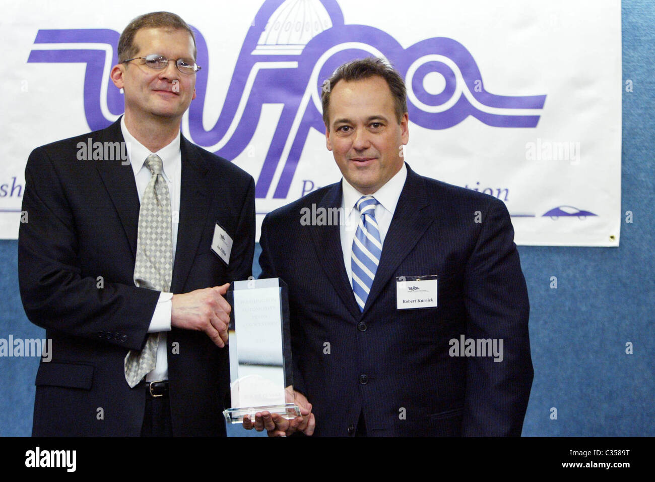 Joe Phillips and Robert Kurnick The Washington Automotive Press