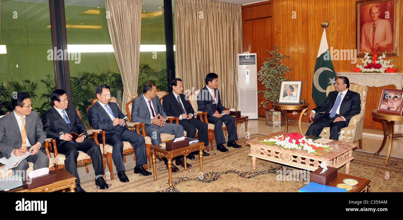 President, Asif Ali Zardari in meeting with Korean Business Delegation Headed by Huh Soo Young, President and CEO of KP Chemical Stock Photo