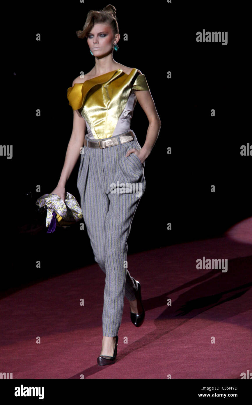 NY Fashion Week 09: Betsey Johnson SpringSummer2010 recommendations NY Fashion Week 09: Betsey Johnson SpringSummer2010 forecasting