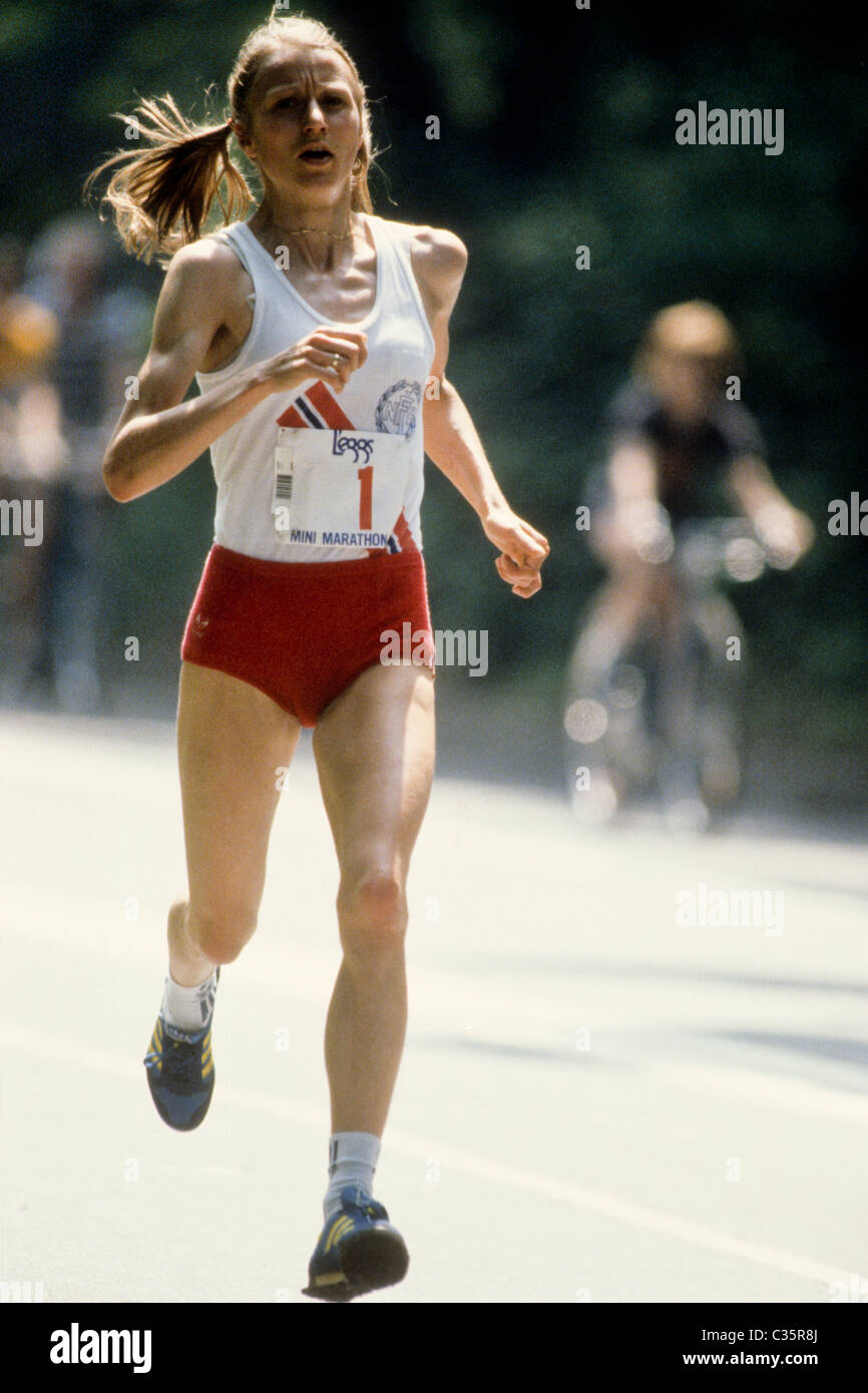 Grete Waitz (NOR) competing at the 1981 L'eggs in Central Park, New York City Stock Photo