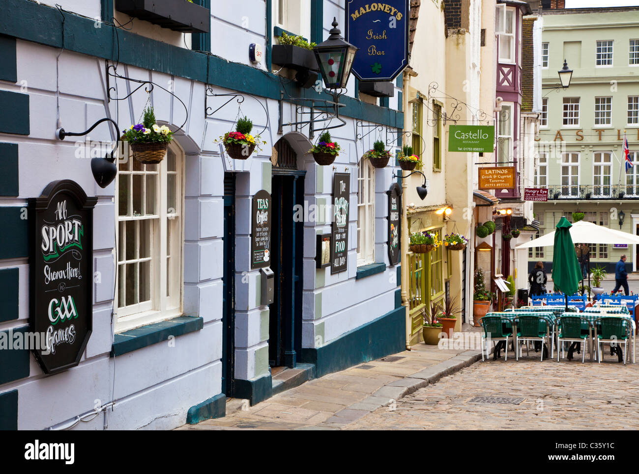 Church Lane, a small cobbled street of bars,cafes and restaurants in Windsor, Berkshire, England, UK Stock Photo