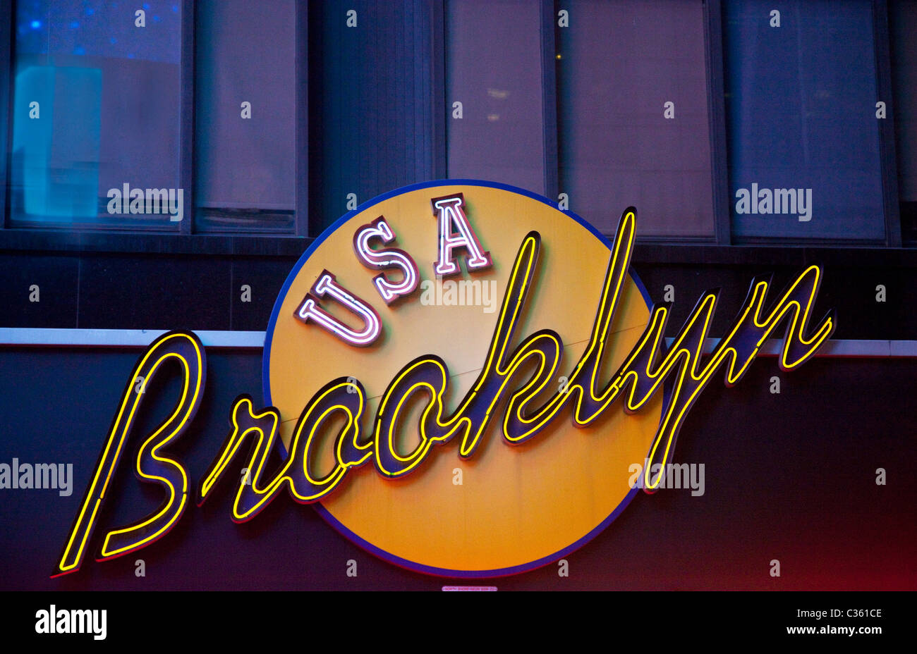 Brooklyn Neon Sign Stock Photos & Brooklyn Neon Sign Stock Images Alamy