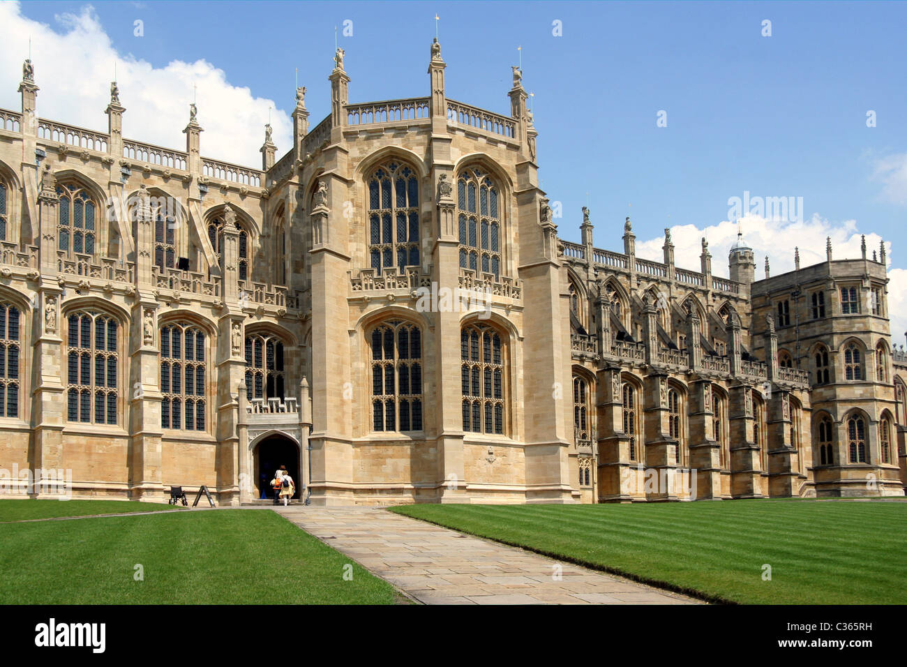 Windsor castle st georges chapel hi-res stock photography and images ...