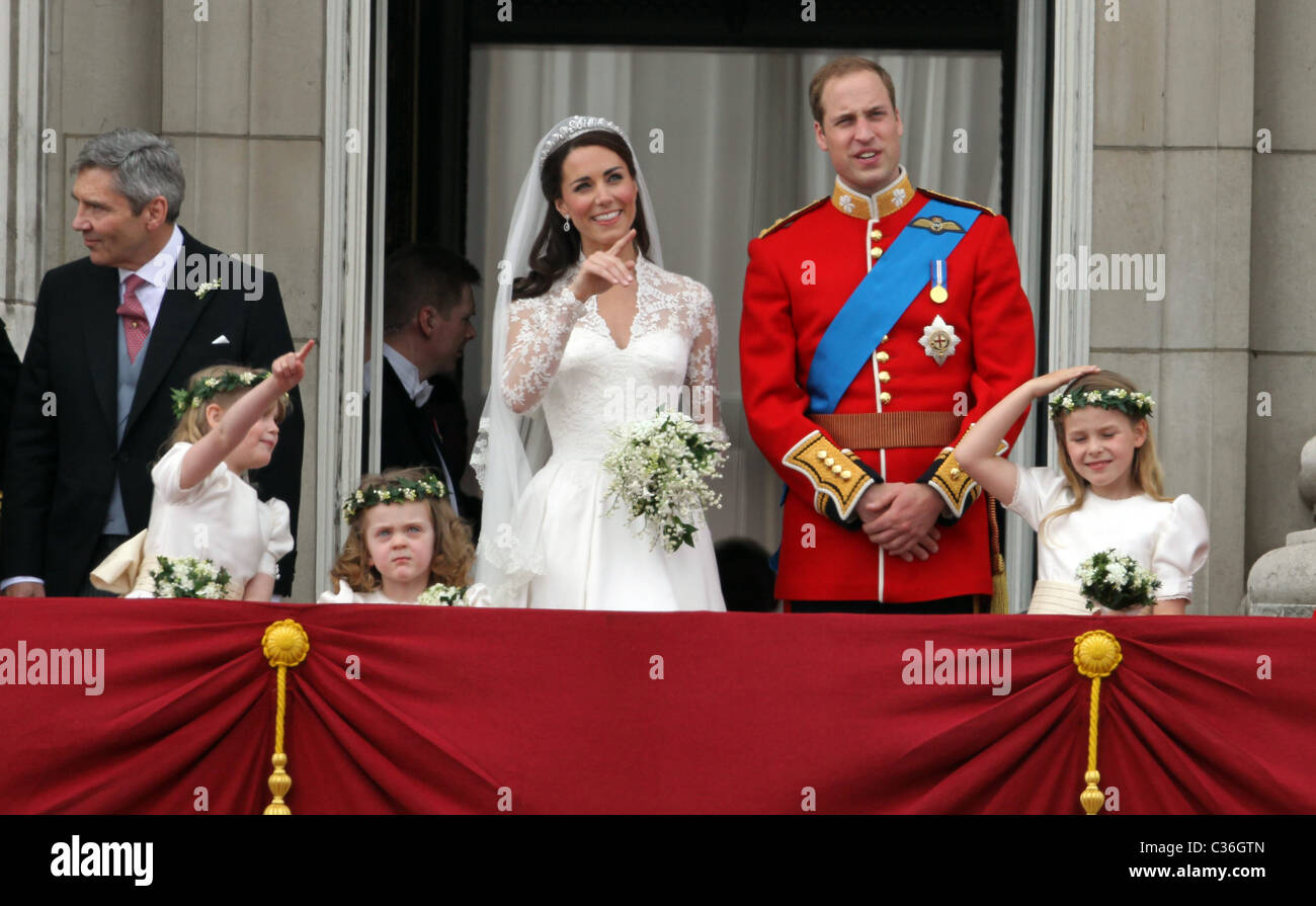 The Wedding of Prince William and Catherine Middleton. 29th April 2011. The Duke and Duchess of Cambridge on the balcony at Stock Photo
