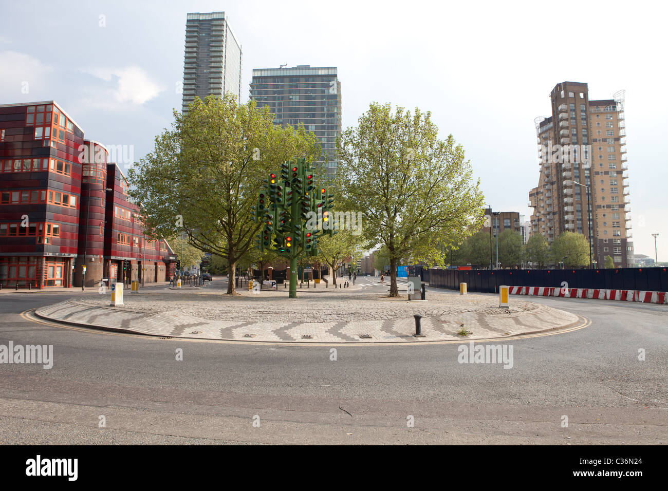Traffic Light Sculpture by Pierre Vivant, Canary Wharf, London Stock ...