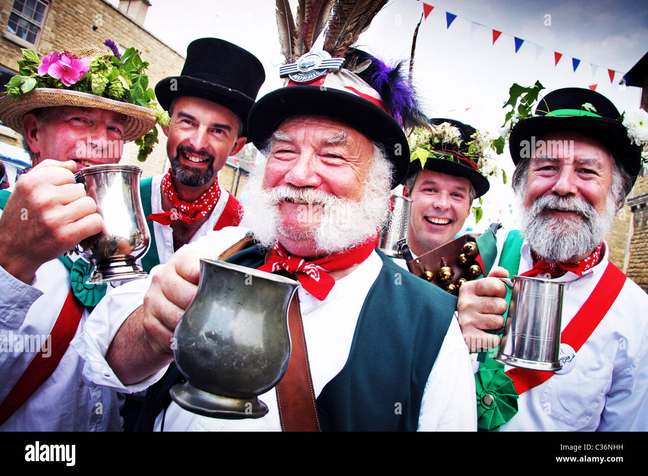Charlbury Street Fair Morris Dancers Stock Photo Alamy