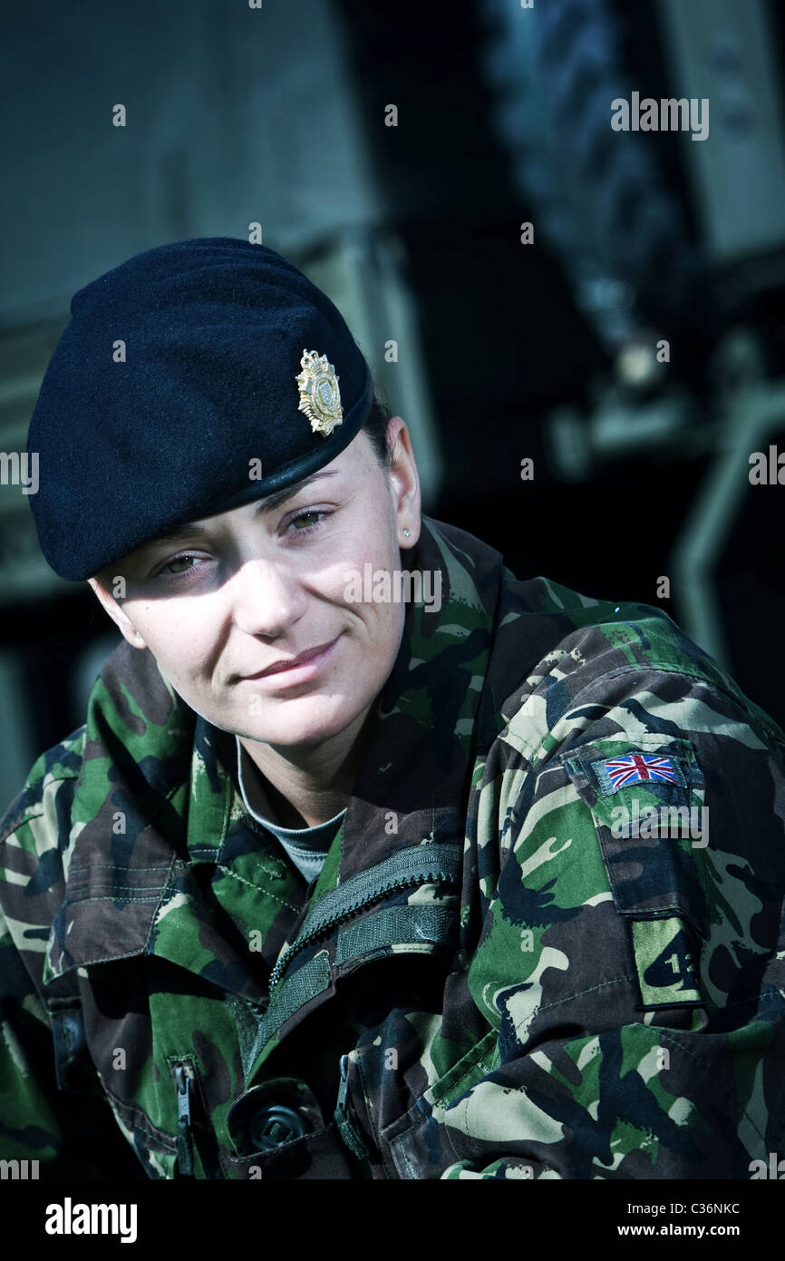 Female Soldier Lisa Cracknell at Dalton Barracks in Abingdon Oxfordshire Stock Photo