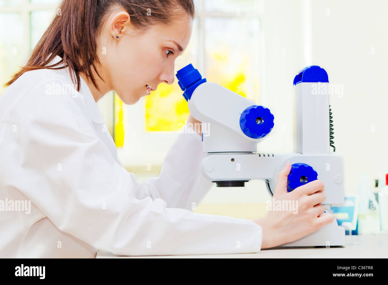 Lab coat girl hi-res stock photography and images - Alamy