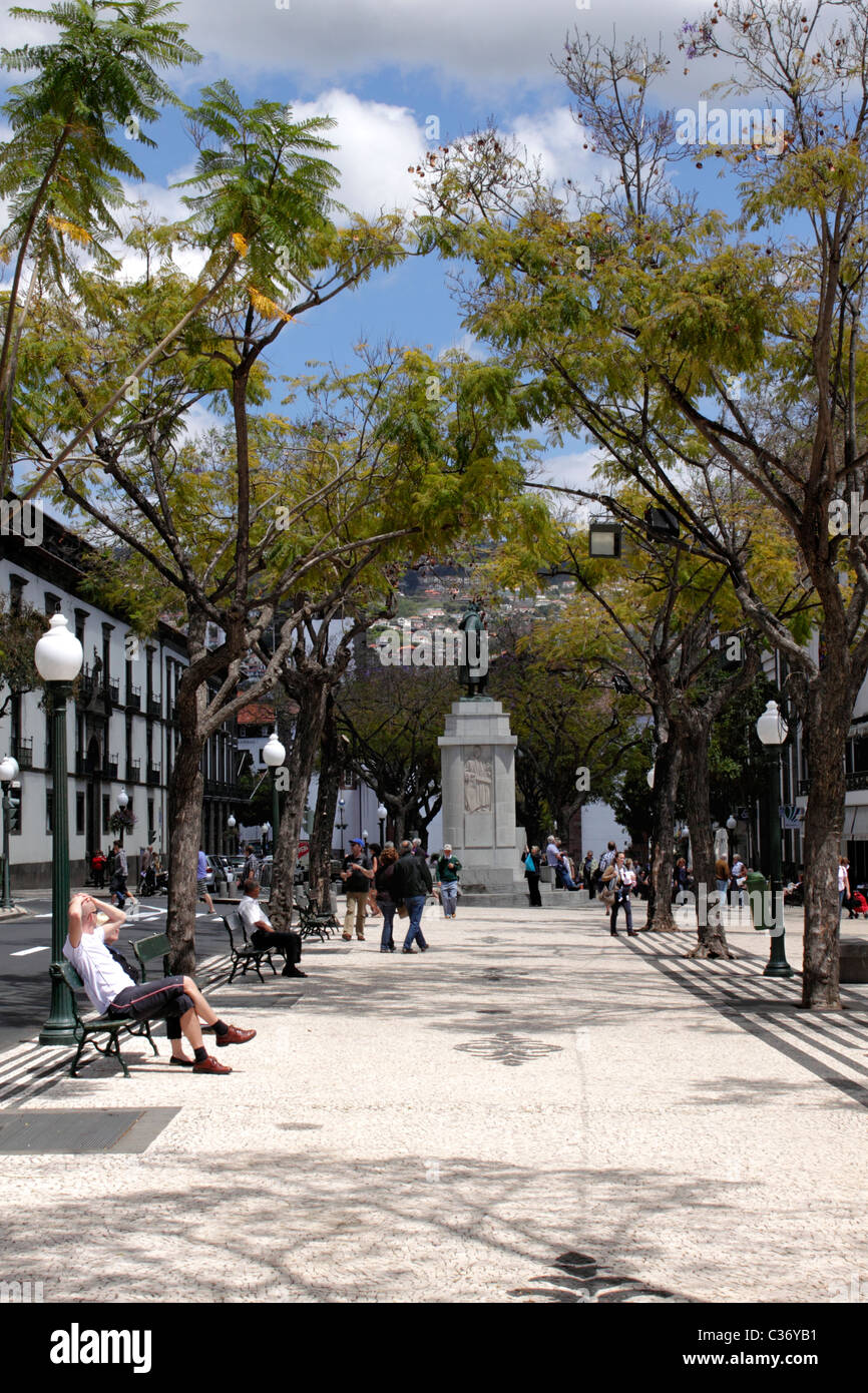 Pedestrian boulevard Avenida Arriaga Funchal towards Zarco statue Stock Photo