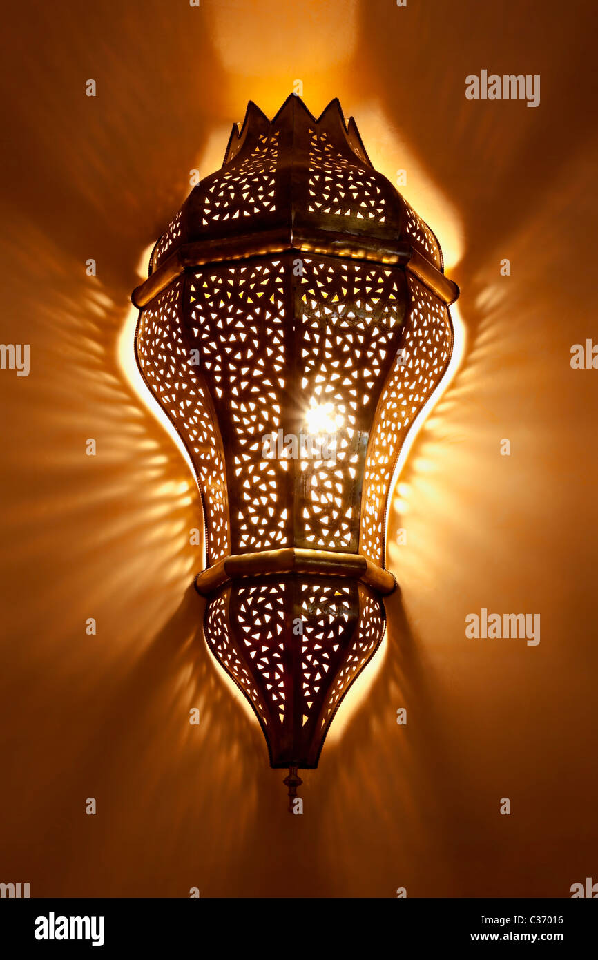 Arabian lamp hi-res stock photography and images - Alamy