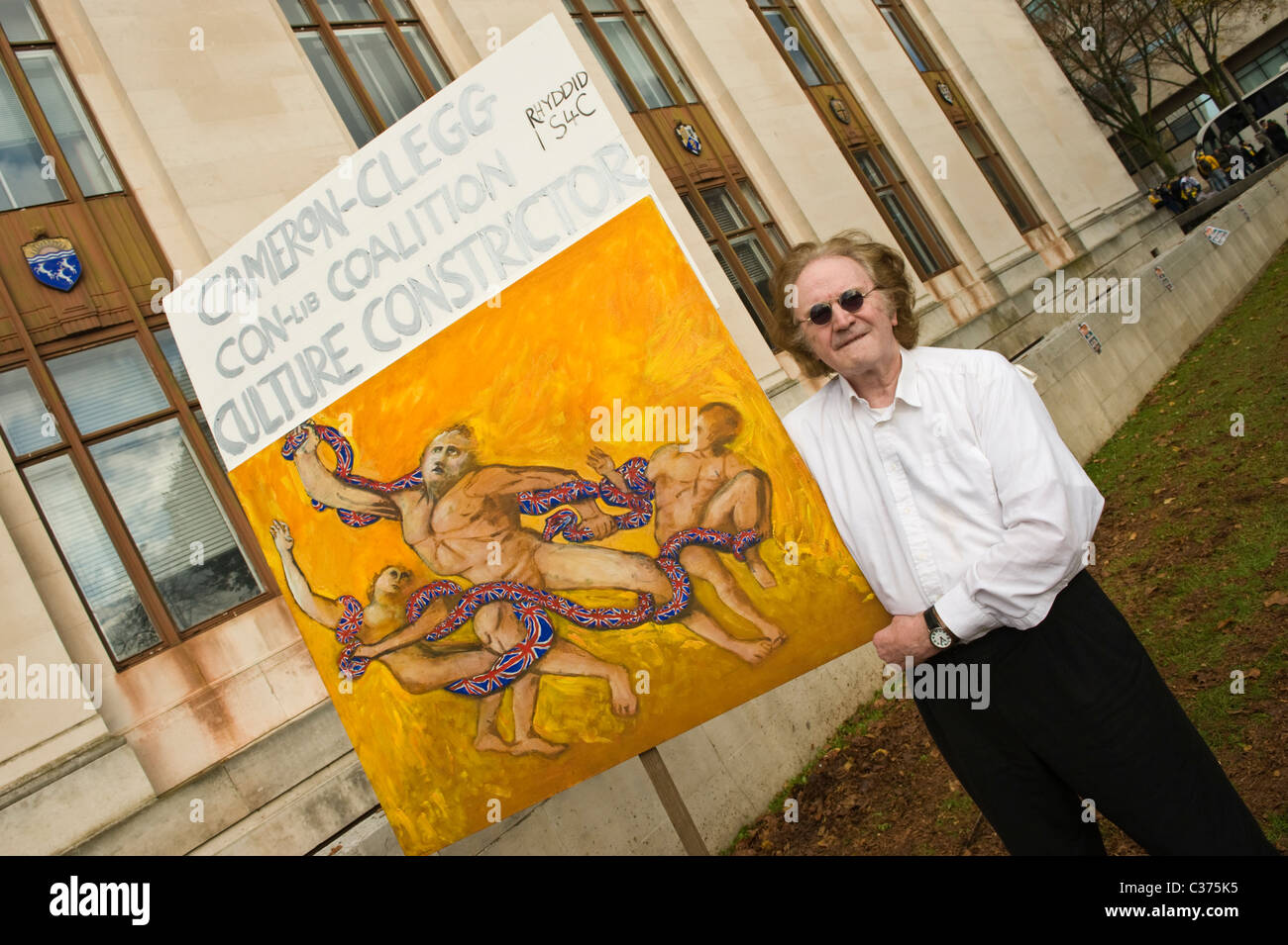 Ivor davies artist hires stock photography and images Alamy
