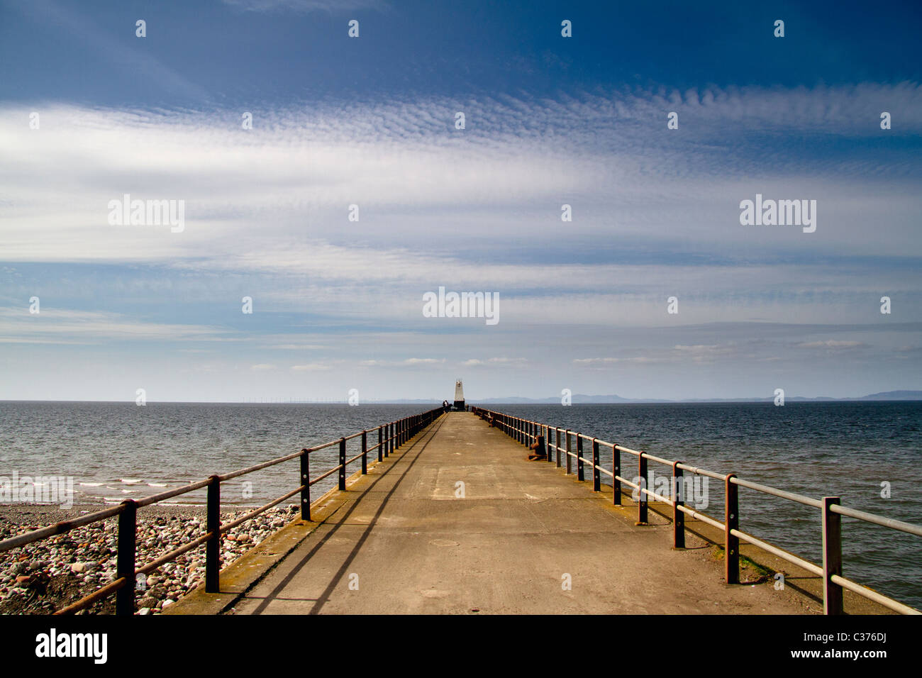 Breakwater railings hi-res stock photography and images - Alamy