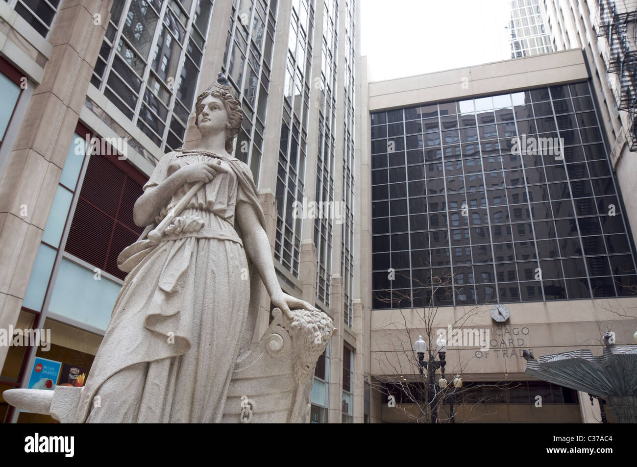 Statue in front of the Chicago Board of Trade Building Stock Photo