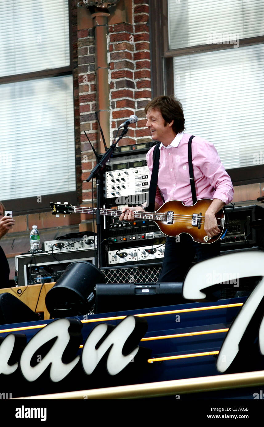 Paul McCartney performs a concert on top of David Letterman's theater in NYC, 7-15-09. ©Tom Zuback Stock Photo