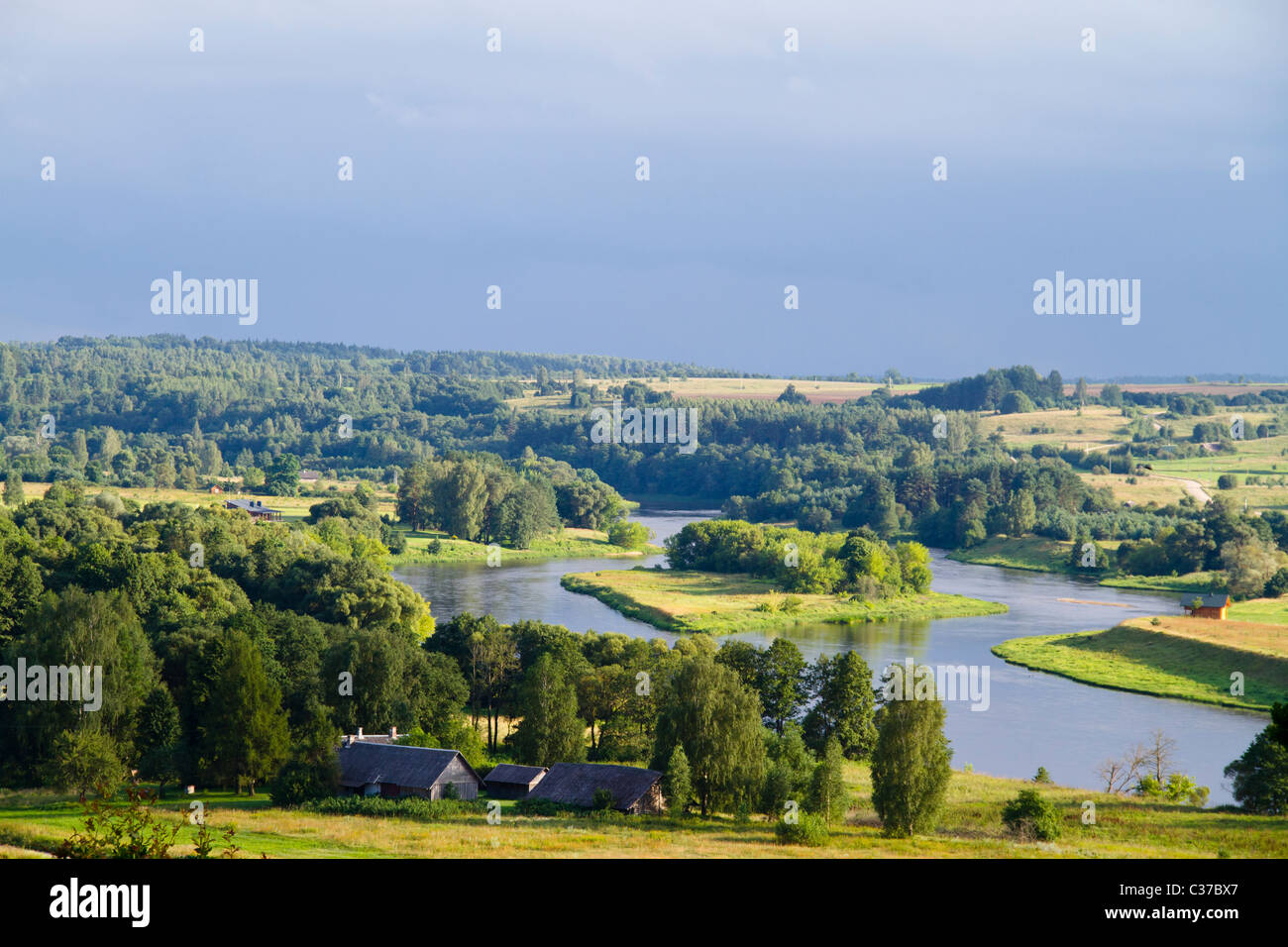 River and field hi-res stock photography and images - Alamy