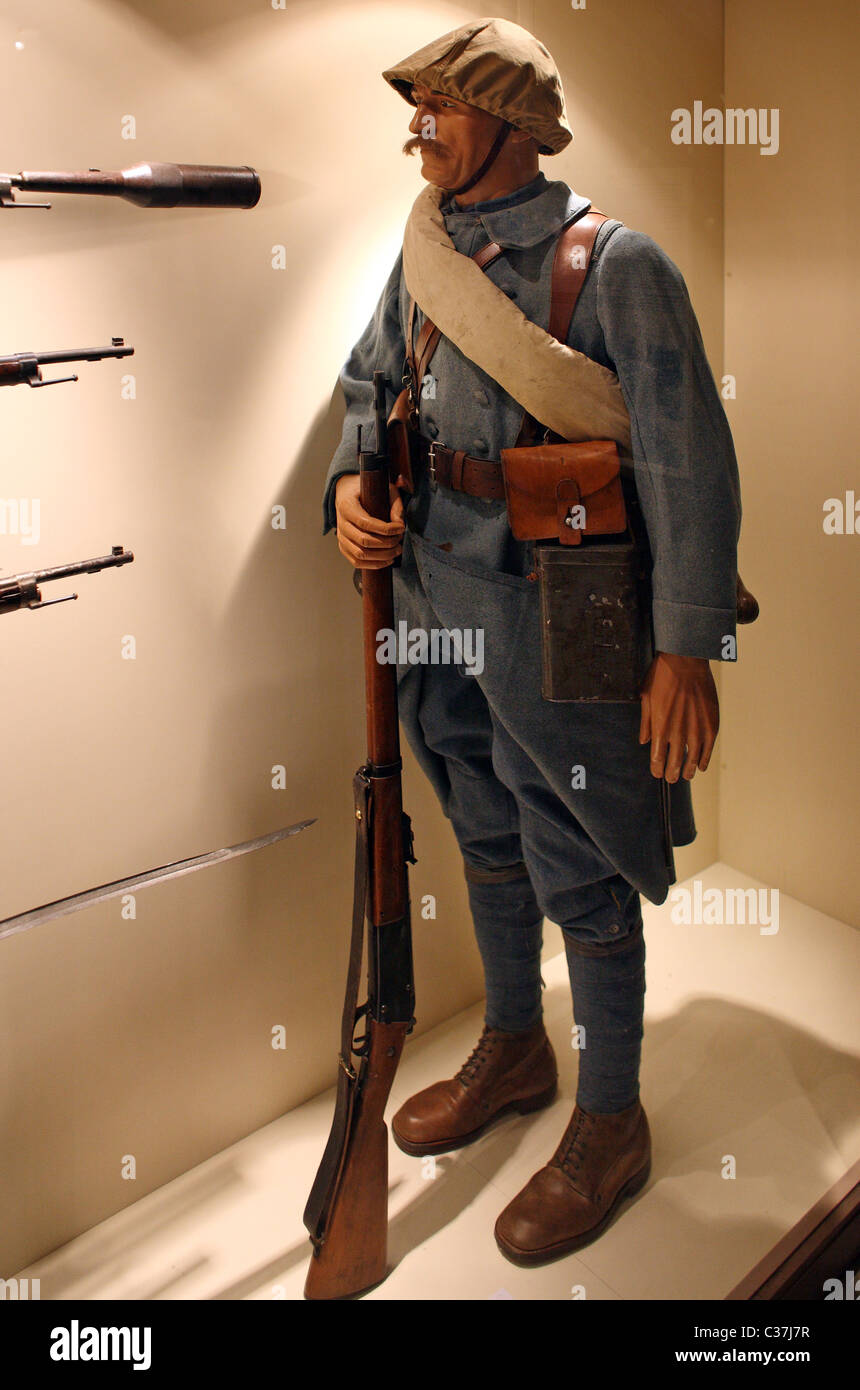 Wwi soldier uniform hi-res stock photography and images - Alamy