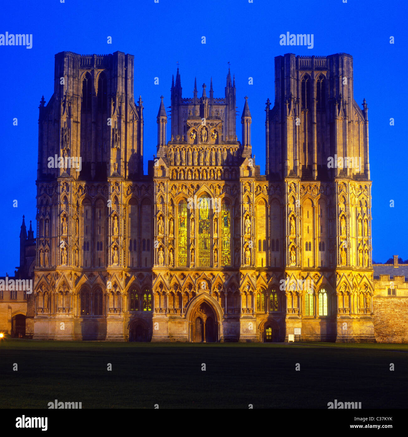 The west front of Wells Cathedral at night Stock Photo