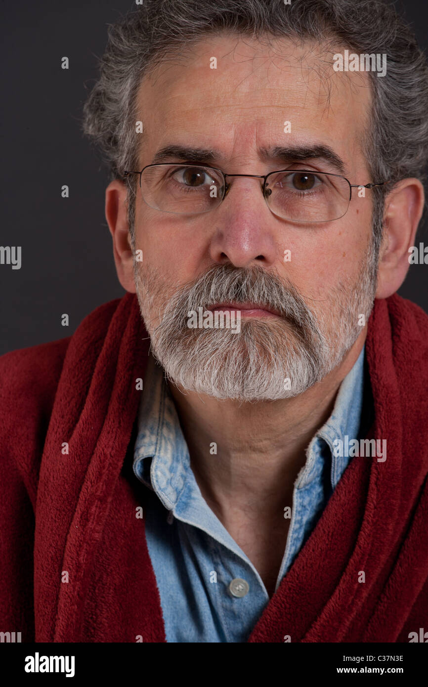 Senior portrait vertical studio hi-res stock photography and images - Alamy