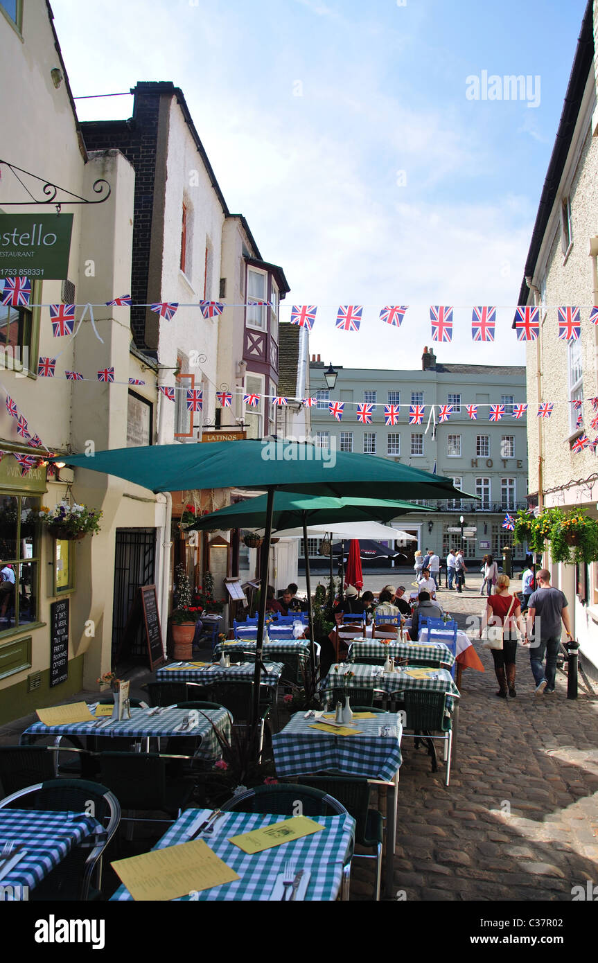 Outdoor restaurants, Church Lane, Windsor, Berkshire, England, United