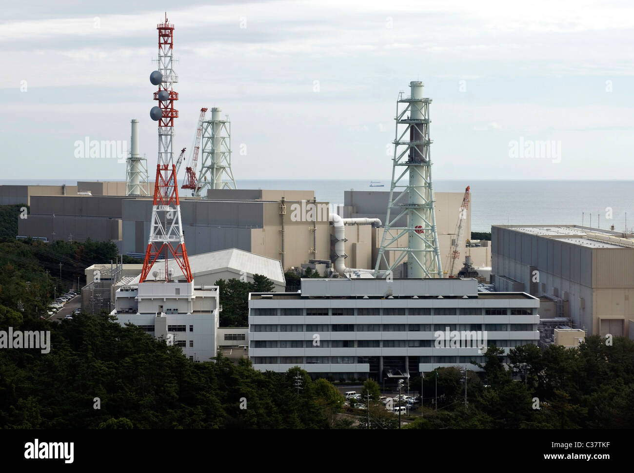 Photo shows Hamaoka Nuclear Power Plant in Omaezaki, Shizuoka Prefecture,  Japan Stock Photo - Alamy