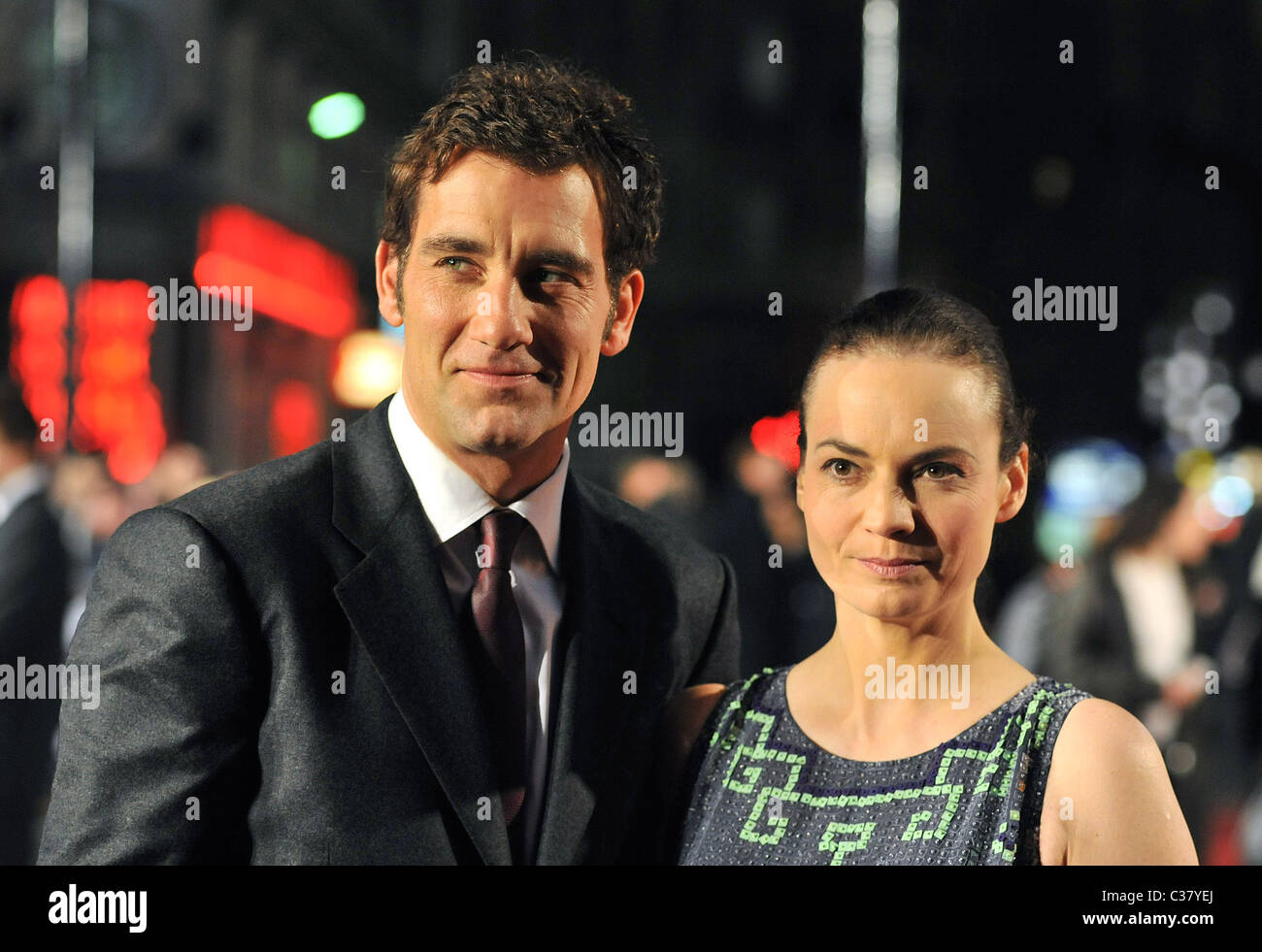 Clive Owen and wife Sarah Jane UK premiere of 'Duplicity' held at the Empire Leicester Square - Arrivals London, England - Stock Photo