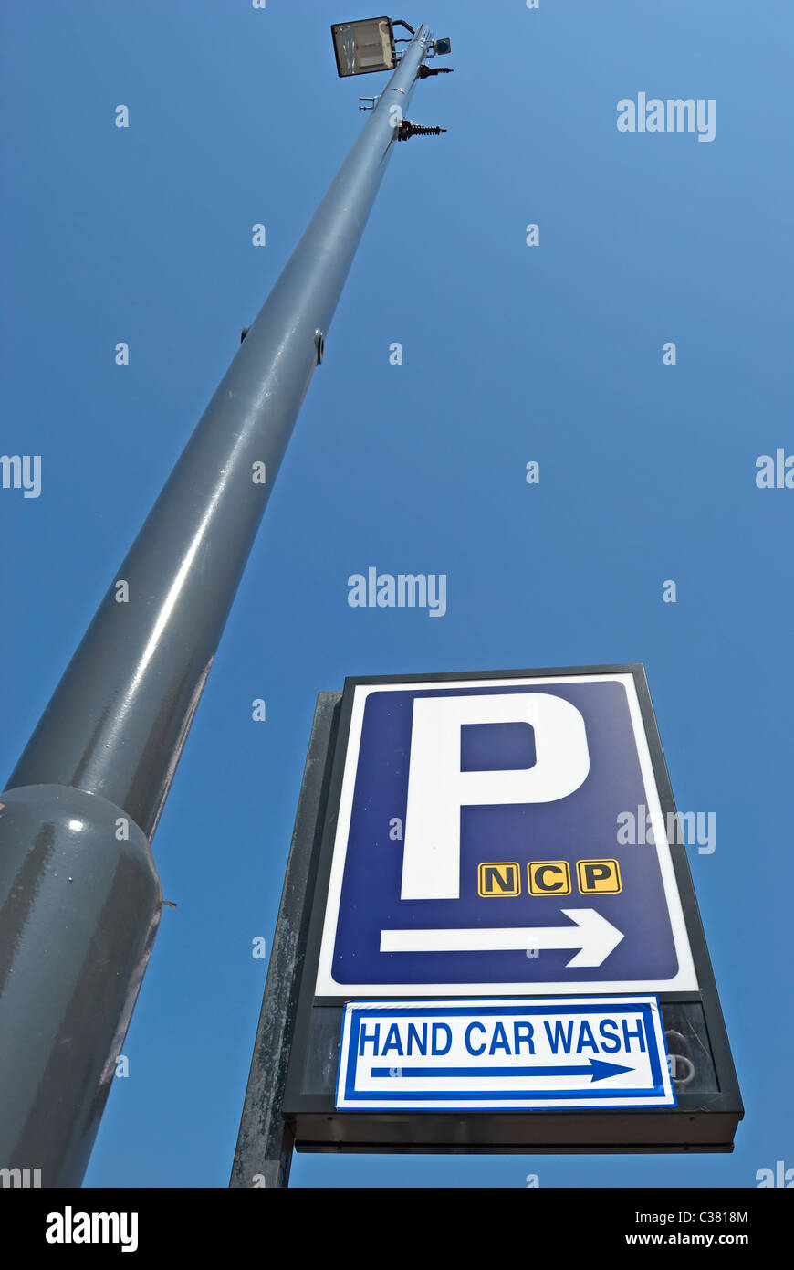 Hand car wash uk hires stock photography and images Alamy