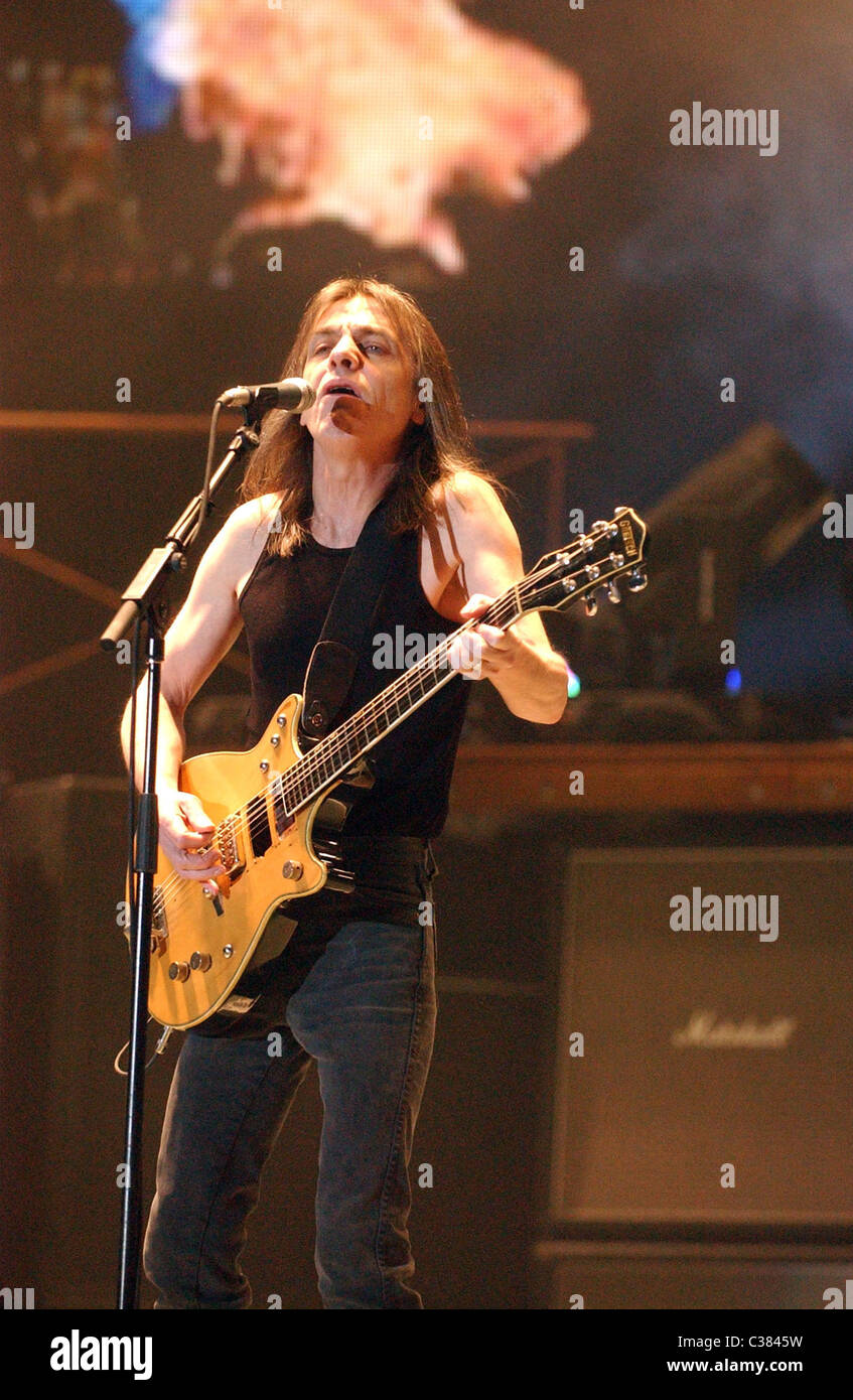 Malcolm young ac dc hi-res stock photography and images - Alamy