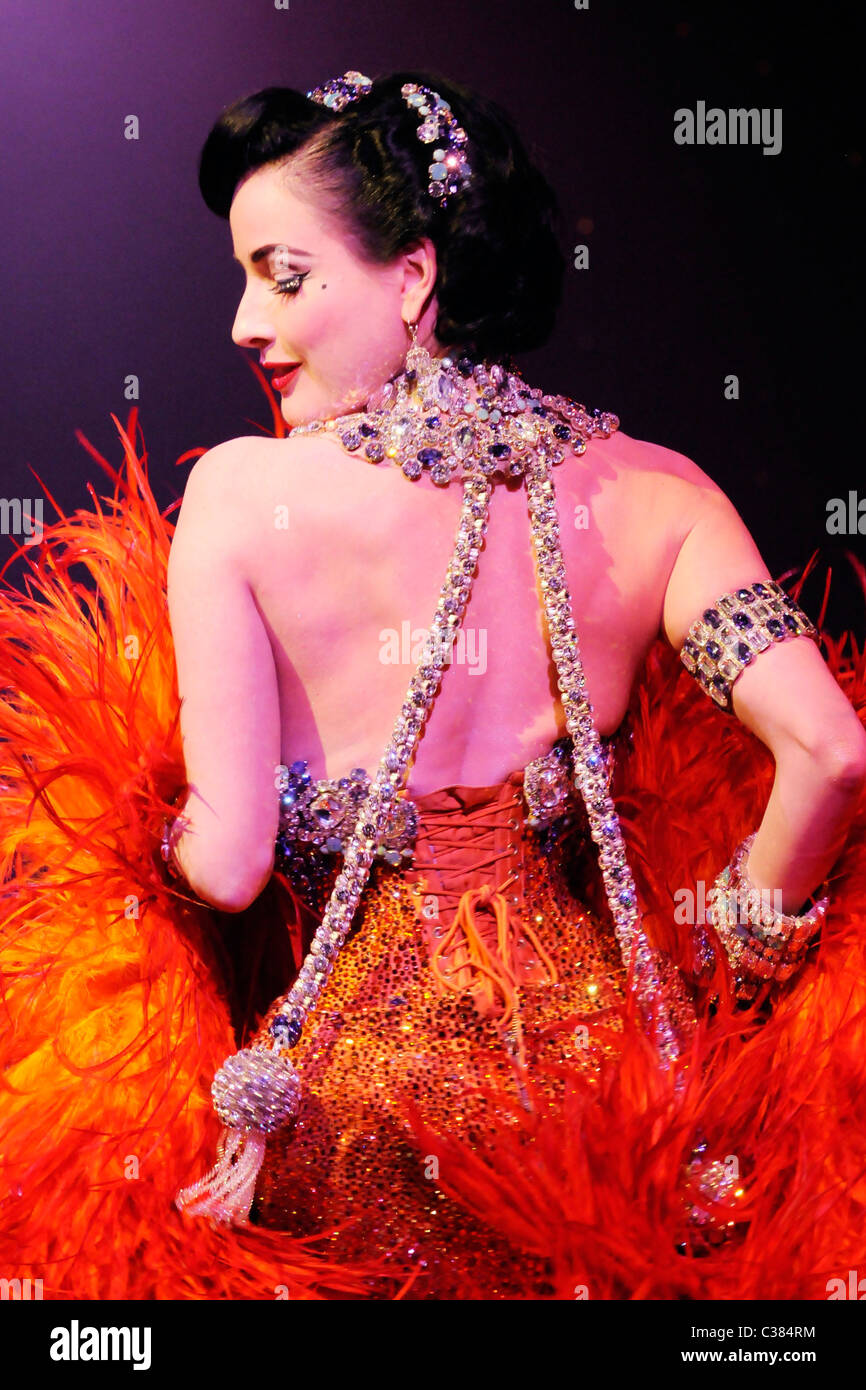 Dita von teese performing hi-res stock photography and images - Alamy