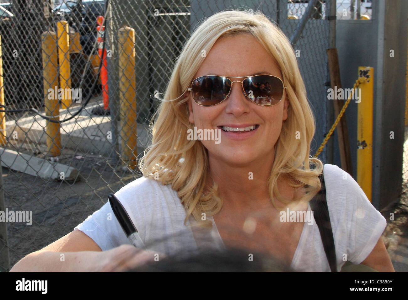 Amy Poehler outside El Capitan theatre in Hollywood for 'Jimmy Kimmel ...