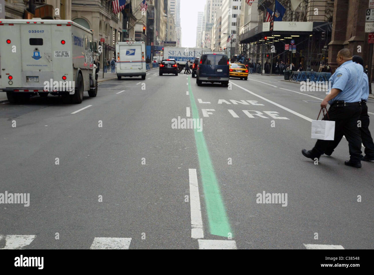 Green line painted down 5th hi-res stock photography and images - Alamy