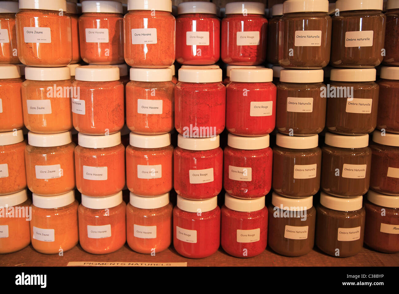 Ochre powder hi-res stock photography and images - Alamy