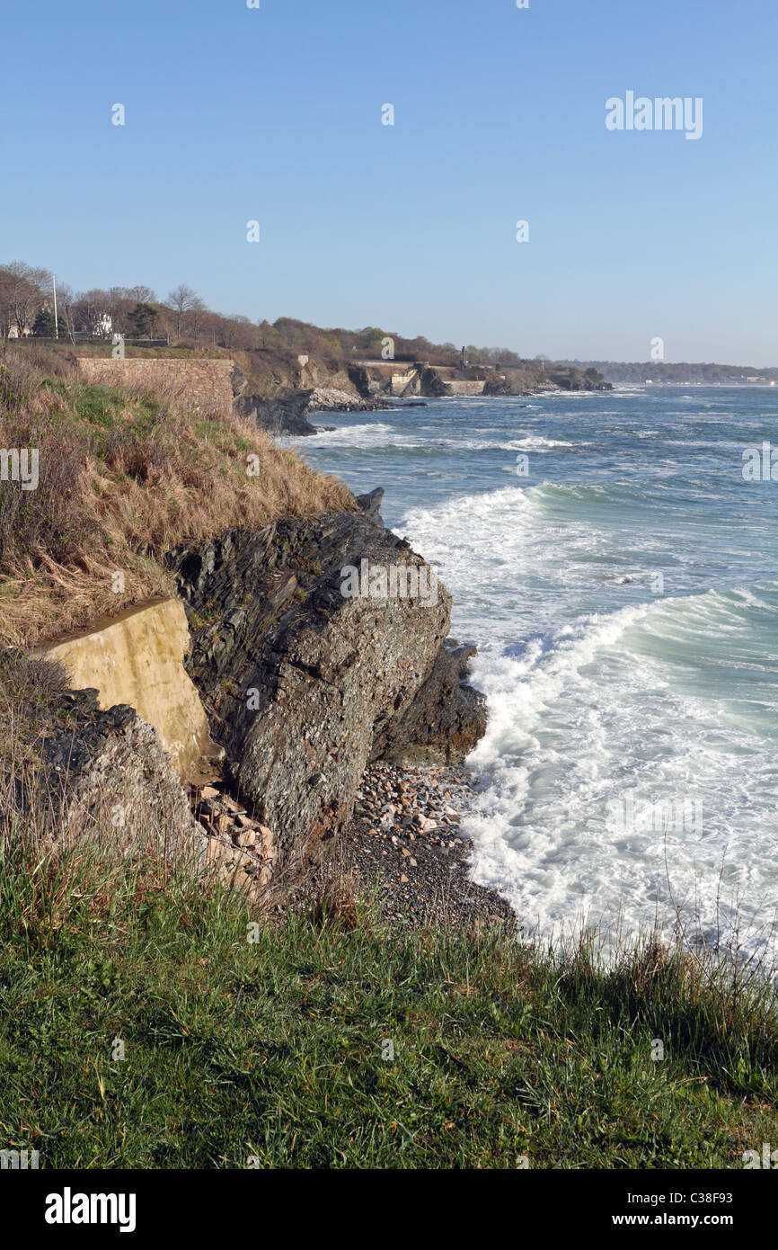 The Cliff Walk in Newport, Rhode Island, USA, affords a three and one-half mile walk at the edge of seaside bluffs. Stock Photo