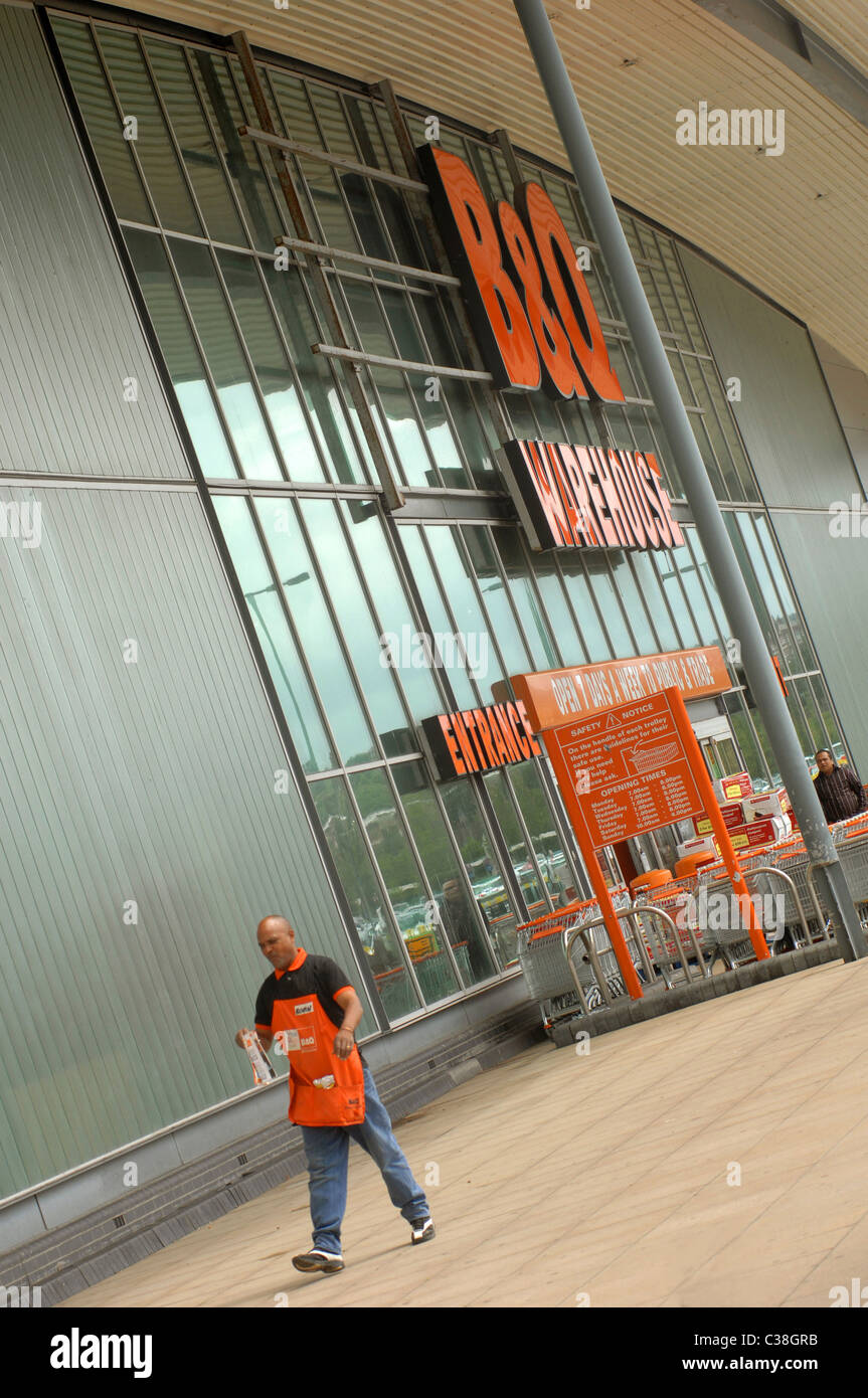 Exterior Of A B&Q Warehouse Store Stock Photo - Alamy