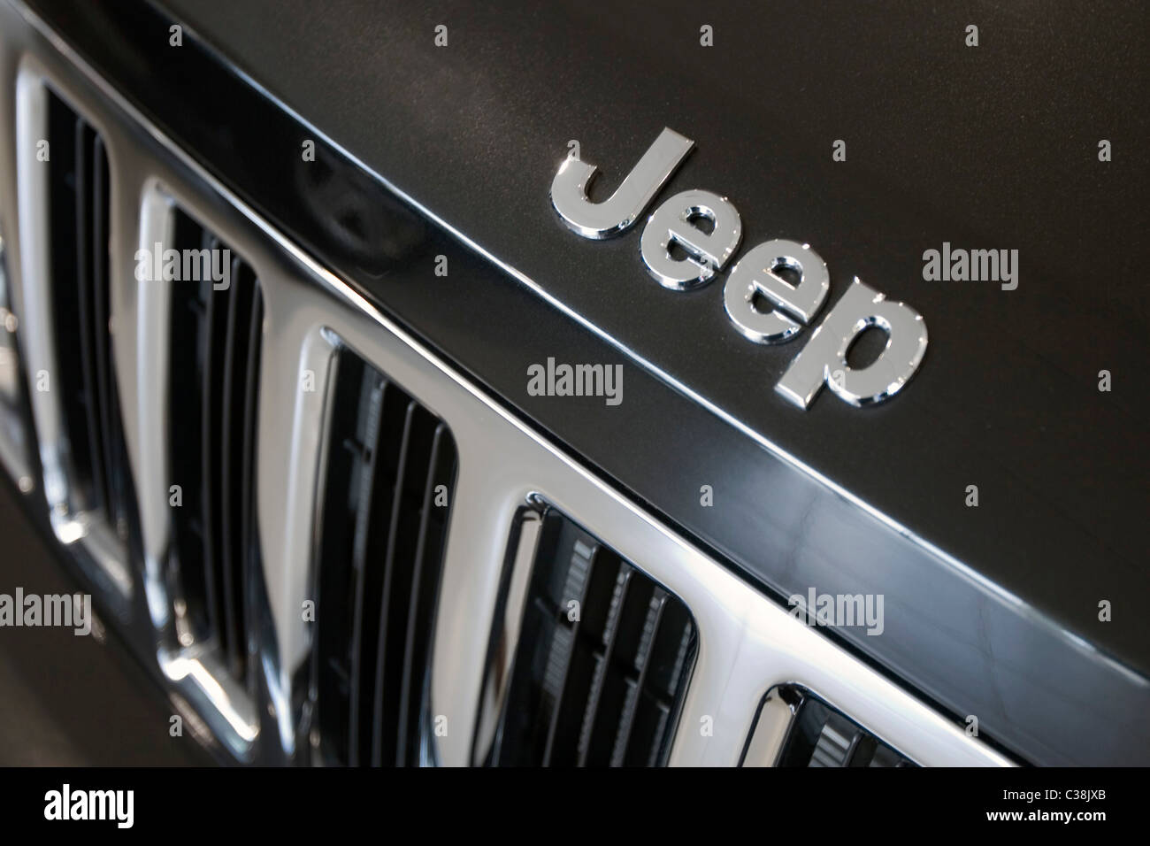 Jeep Logo High Resolution Stock Photography and Images Alamy