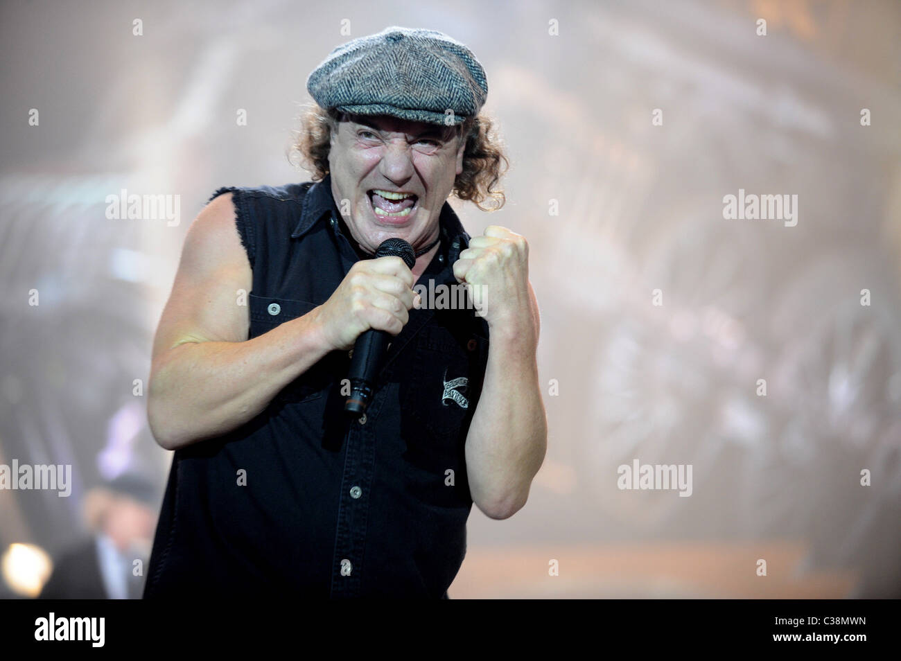 Phil rudd acdc hi-res stock photography and images - Alamy