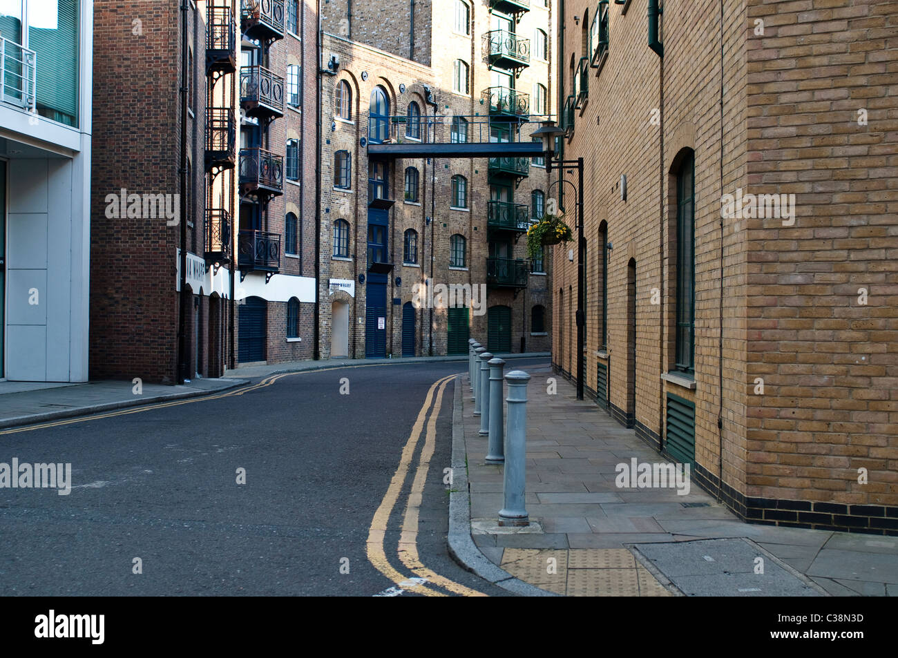 Old industrial buildings, now converted into flats, Shad Thames, SE1, London, UK Stock Photo