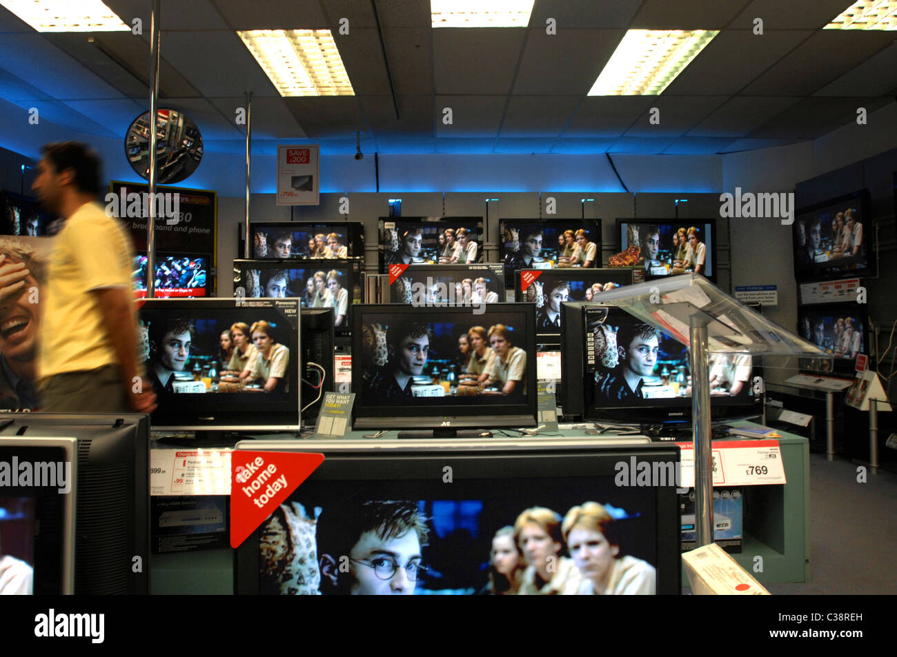 Virgin Media, HD TV's in a Tottenham Court Road Electronics Shop Stock Photo