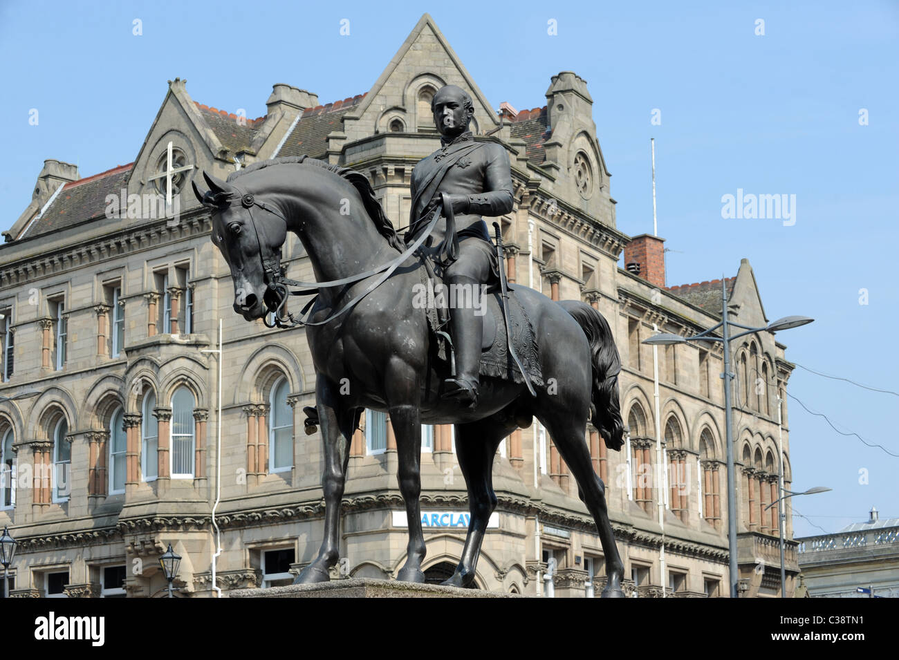 Man on horse statue hires stock photography and images Alamy