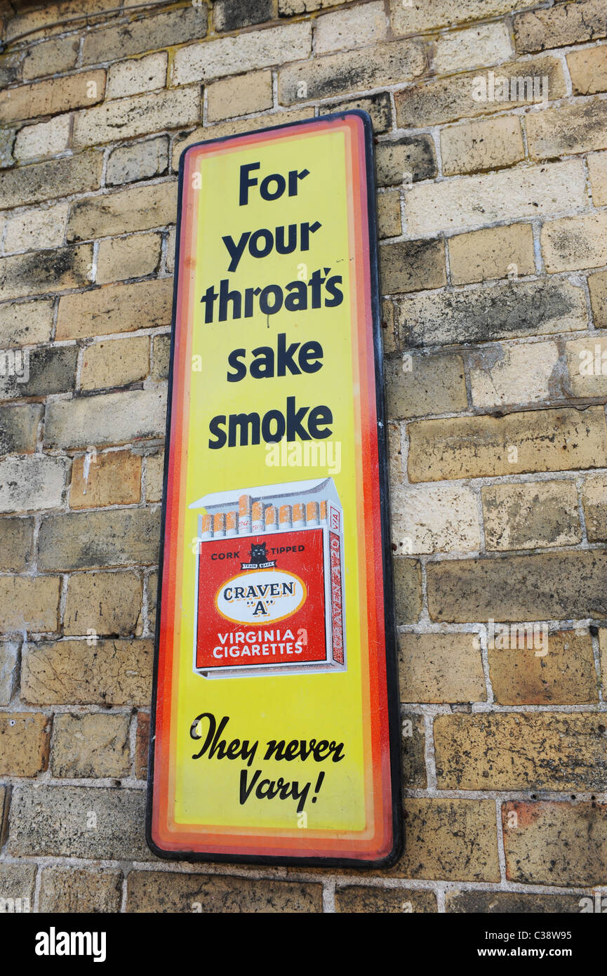 cigarette advertising uk Old cigarette advertising uk hi-res stock photography and images