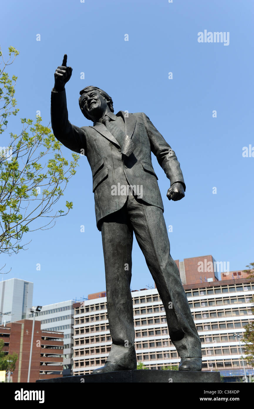 Statue of Sir Bobby Robson outside Portman Road stadium home of Ipswich Town Football Club Stock Photo