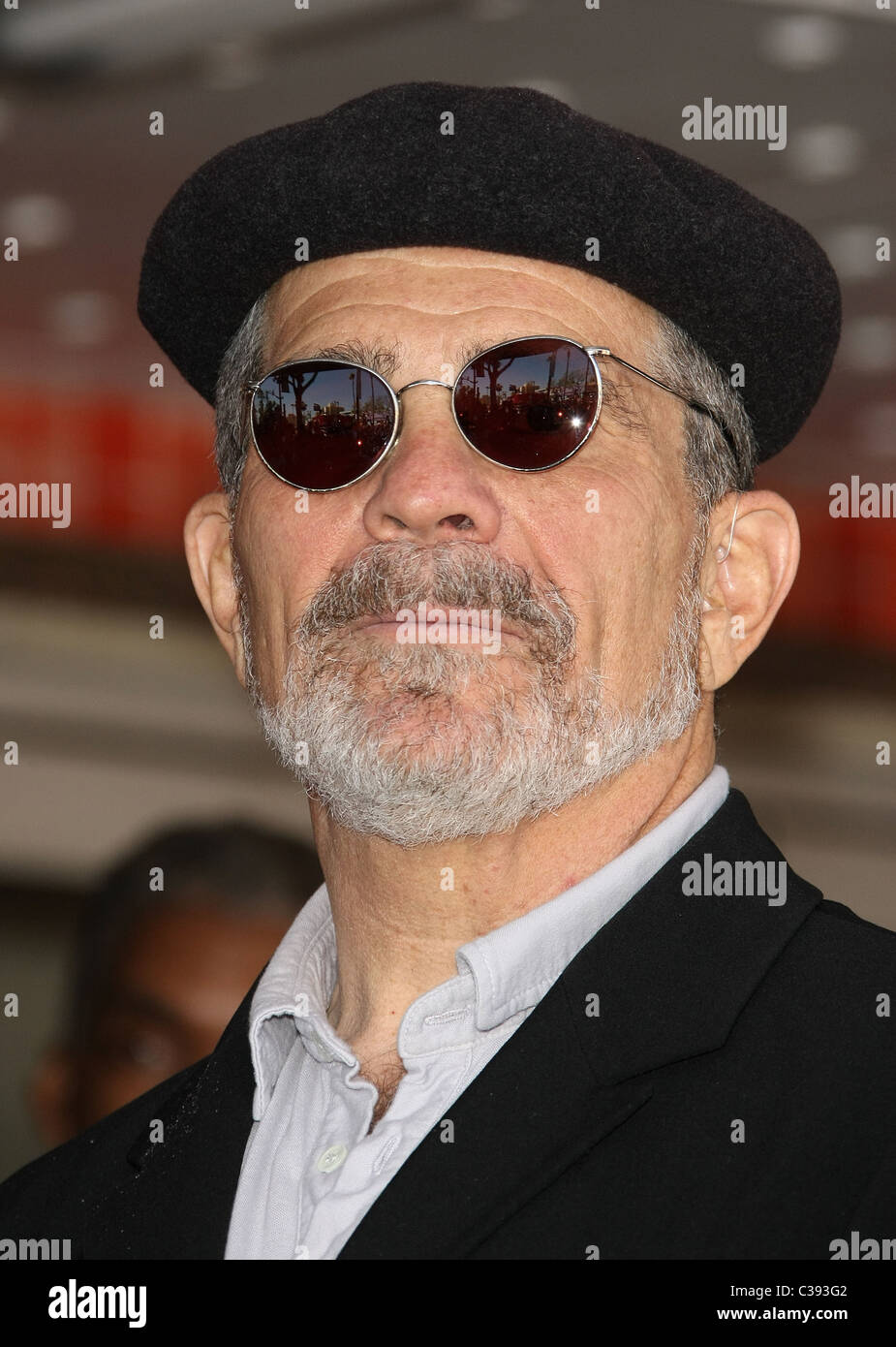 DAVID MAMET JOE MANTEGNA HONORED WITH A STAR ON THE HOLLYWOOD WALK OF FAME HOLLYWOOD LOS ANGELES CALIFORNIA USA 29 April 2011 Stock Photo