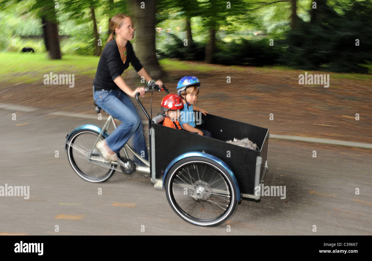 Cargo bike hi-res stock photography and images - Alamy
