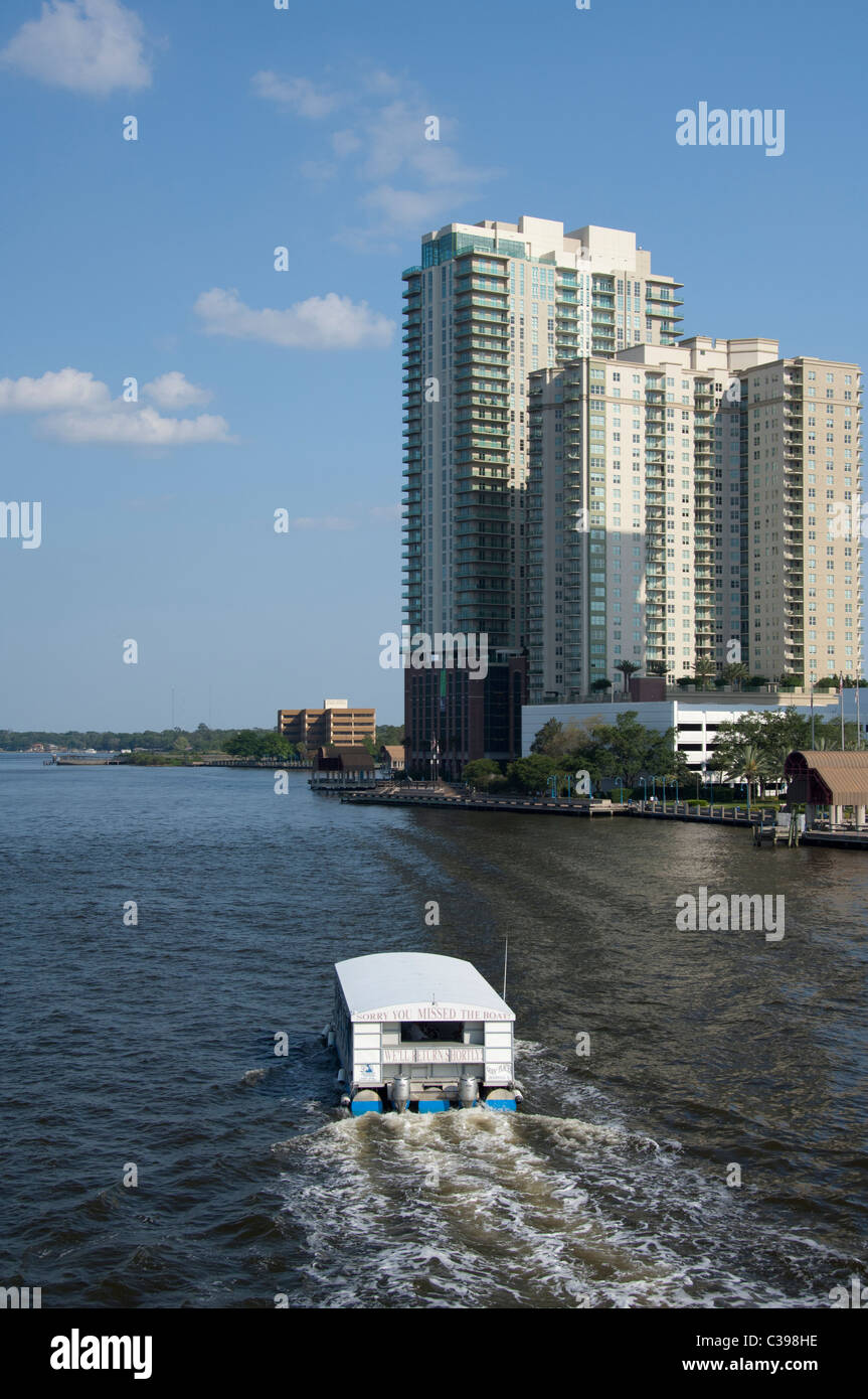 Florida, Jacksonville, The Jacksonville Landing. Downtown Jacksonville and the St. Johns River