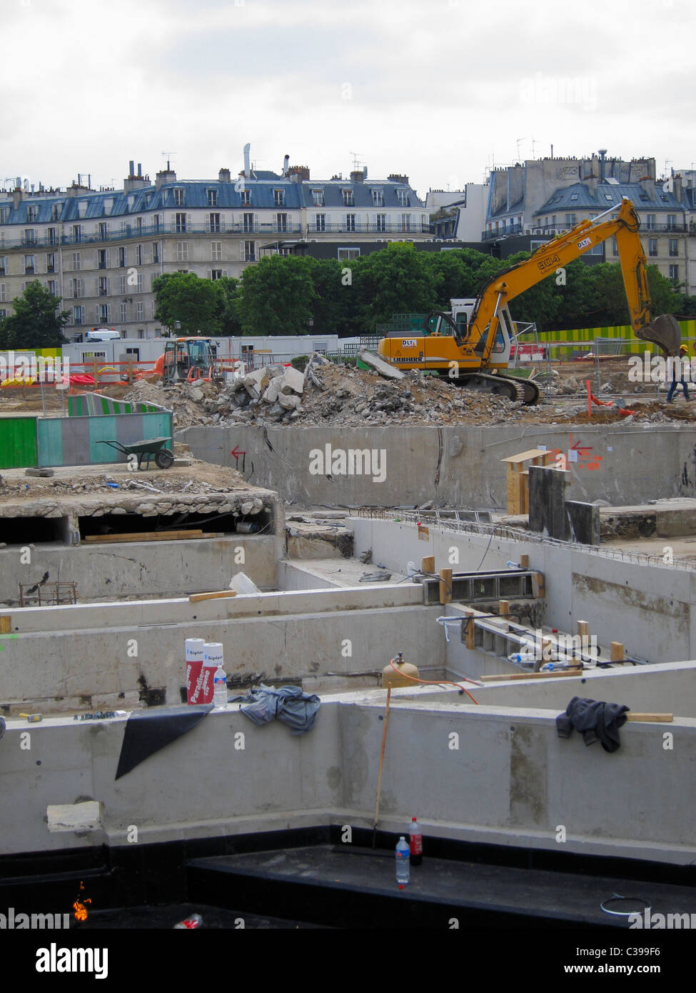 Paris, France, Construction Site, 'Les Halles Shop-ping Center', Men Installing reinforced concrete structure Stock Photo