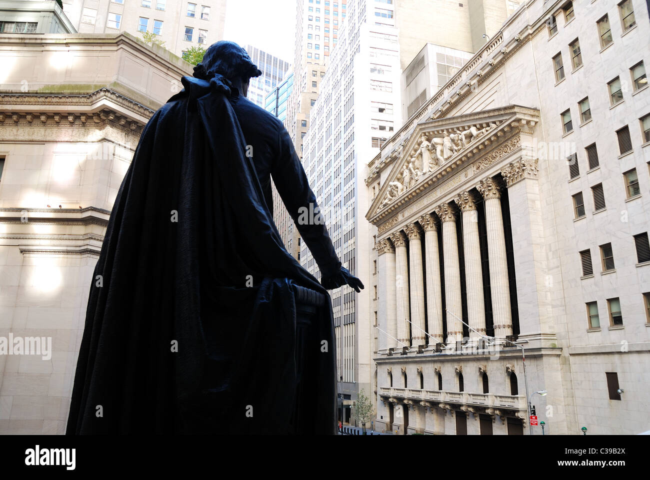 George Washington Statue Wall St High Resolution Stock Photography and ...