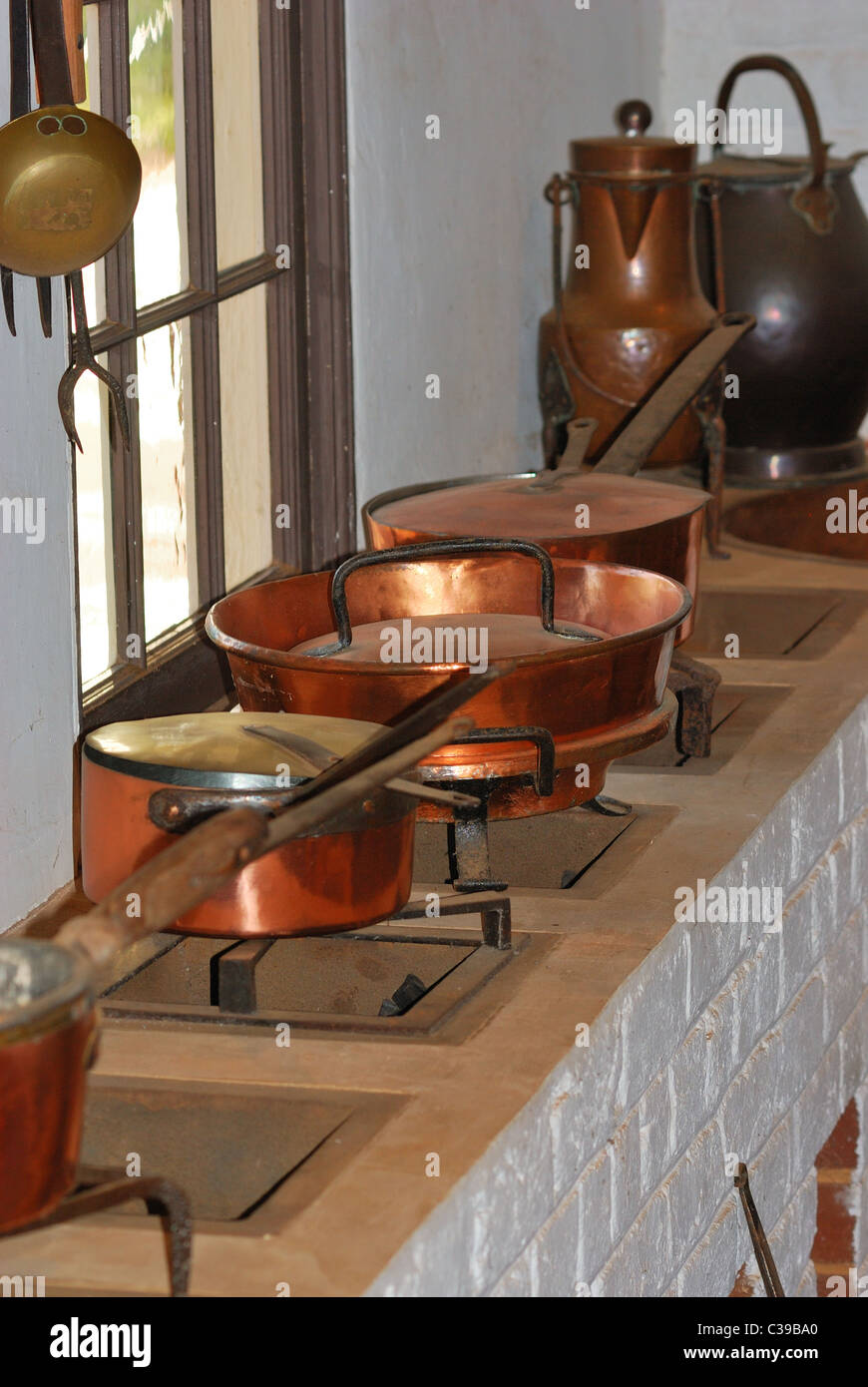 Antique copper cooking pot hi-res stock photography and images - Alamy