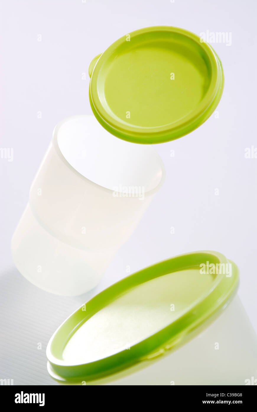 Glass tupperware hi-res stock photography and images - Alamy