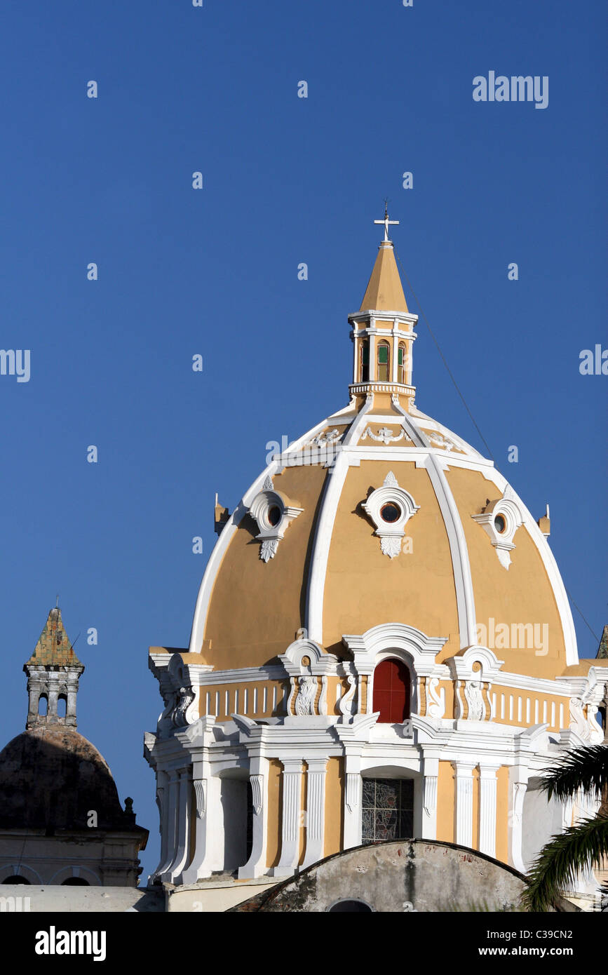 Iglesia san pedro hi-res stock photography and images - Alamy